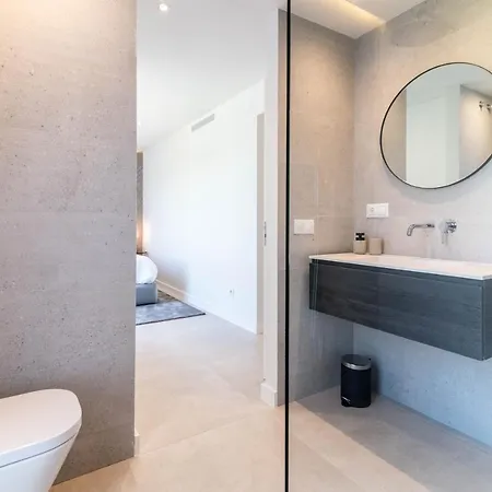 Villa Exclusive House Located In Prime Location
