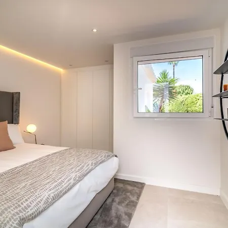 Villa Exclusive House Located In Prime Location