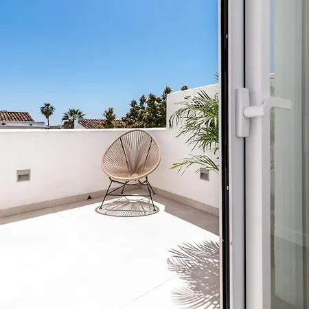 Villa Exclusive House Located In Prime Location