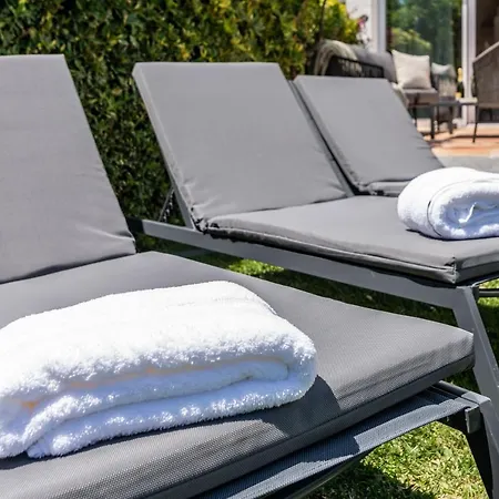 Villa Exclusive House Located In Prime Location Marbella
