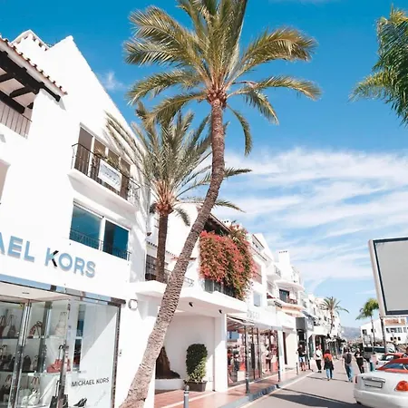 Exclusive House Located In Prime Location Marbella